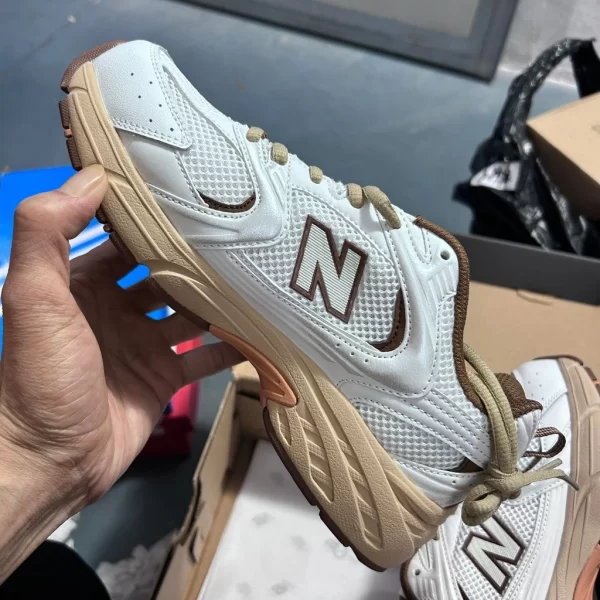 New Balance MR530